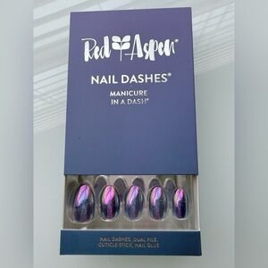 NWT Red Aspen Mix A Drink, Mae Nail Dashes